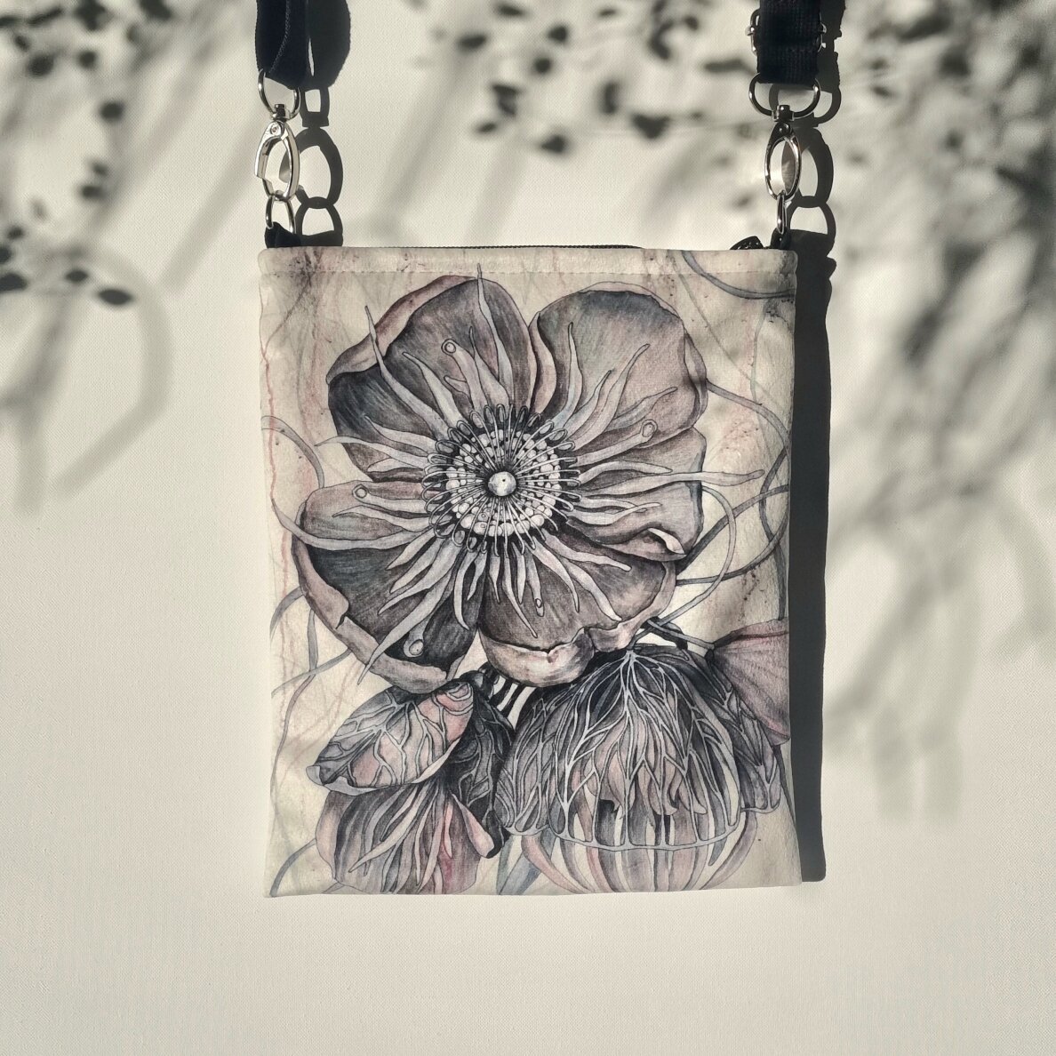Handbag, medium ,"Hellebore" 1