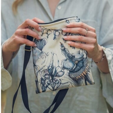 Handbag, medium ,"Paradise meadow"