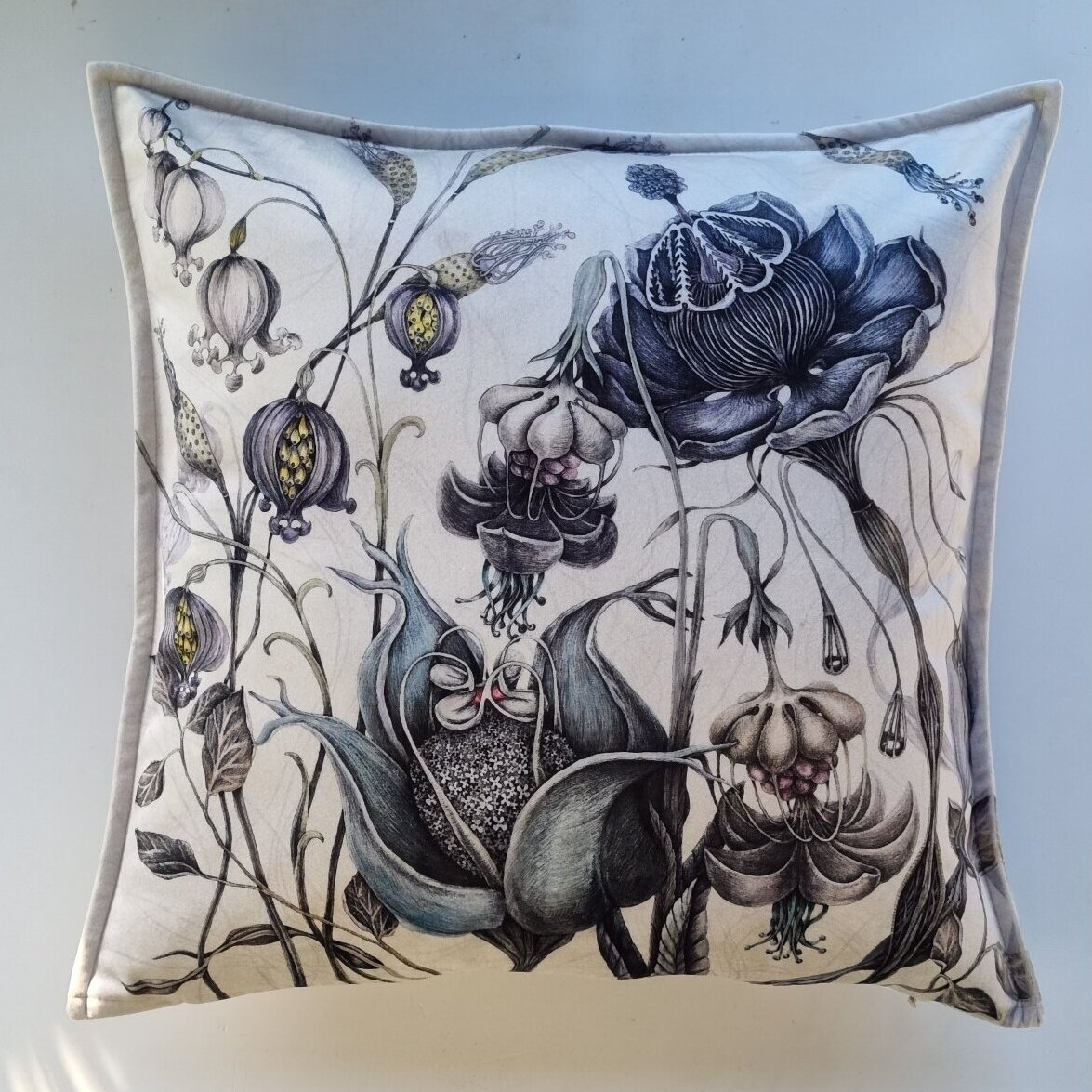 PILLOW 8